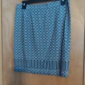 Max Studio Ladies Fitted Pencil Skirt